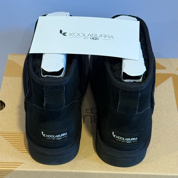 Brand New Koolabura by UGG Classic Black Ankle Boots - Picture 3 of 7